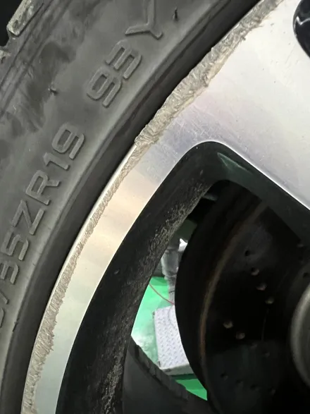 대구 휠복원 대구 휠도색 대구 자동차 휠수리 잘하는 곳 휠플레이 타이어 전문 [벤츠 E 클래스 순정 19인치 다이아몬드커팅 휠복원 작업입니다.] / 대구 서구 평리동