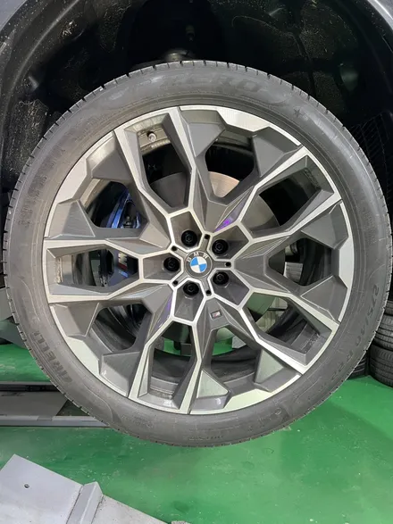 대구 휠복원 대구 휠도색 대구 자동차 휠수리 잘하는 곳 휠플레이 타이어 전문[BMW X7 순정 22인치 블랙유광 휠도색 작업입니다.] / 대구 서구 평리동