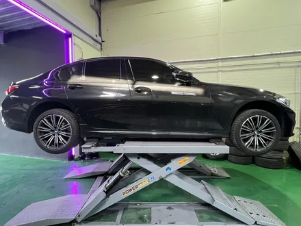 대구 휠복원 대구 휠도색 대구 자동차 휠수리 잘하는 곳 휠플레이[BMW 3시리즈 순정 18인치 블랙펄유광 휠도색 작업입니다.] / 대구 서구 평리동