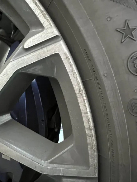 대구 휠복원 대구 휠도색 대구 자동차 휠수리 잘하는 곳 휠플레이 타이어 전문[BMW X6 순정 21인치 블랙펄유광 휠도색 작업입니다.] / 대구 서구 평리동