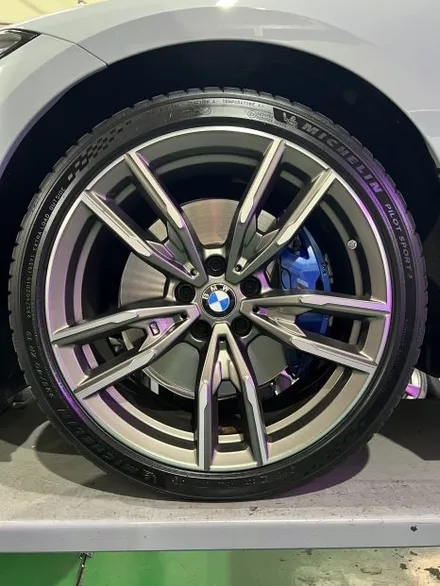 대구 휠복원 대구 휠도색 대구 자동차 휠수리 잘하는 곳 휠플레이 타이어 전문[BMW 440 순정 19인치 블랙펄유광 휠도색 작업입니다.] / 대구 서구 평리동