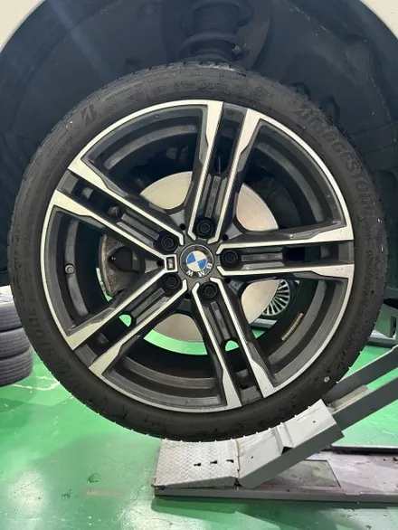 대구 휠복원 대구 휠도색 대구 자동차 휠수리 잘하는 곳 휠플레이 타이어 전문[BMW 218 순정 18인치 블랙유광 휠도색 작업입니다.] 대구 휠복원 성지 / 대구 서구 평리동