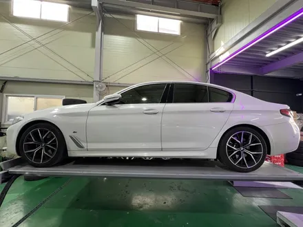 대구 휠복원 대구 휠도색 대구 자동차 휠수리 잘하는 곳 휠플레이 타이어 전문[BMW G30 5시리즈 순정 19인치 다이아몬드커팅 휠커스텀 작업입니다.] / 대구 서구 평리동