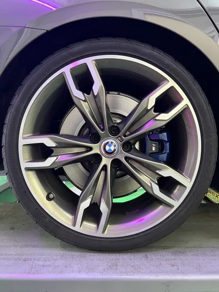 대구 휠복원 대구 휠도색 전문 휠플레이[BMW 5시리즈 G30 순정 19인치 블랙유광 휠도색 작업입니다.] / 대구 서구 평리동
