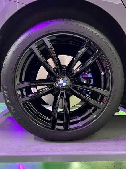 대구 휠복원 대구 휠도색 대구 휠수리 잘하는 곳 휠플레이 타이어 전문[BMW 6GT 순정 19인치 블랙유광 휠도색 작업입니다.] / 대구 서구 평리동