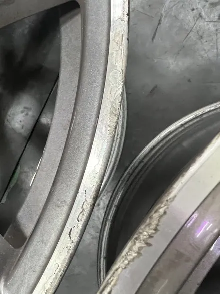 대구 휠복원 대구 휠도색 대구 자동차 휠수리 잘하는 곳 휠플레이 타이어 전문[BMW X5 순정 20인치 블랙펄유광 휠도색 작업입니다.] / 대구 서구 평리동