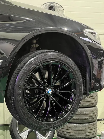 대구 휠복원 대구 휠도색 대구 자동차 휠수리 잘하는 곳 휠플레이 타이어 전문[BMW 5시리즈 순정 18인치 블랙유광 휠도색 작업입니다.] / 대구 서구 평리동