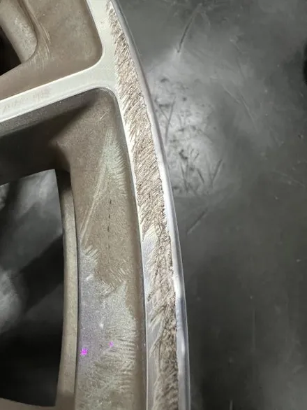 대구 휠복원 대구 휠도색 대구 자동차 휠수리 잘하는 곳 휠플레이 타이어 전문[벤츠 S 클래스 순정 20인치 마차휠 다이아몬드 커팅 휠복원 작업입니다.] / 대구 서구 평리동