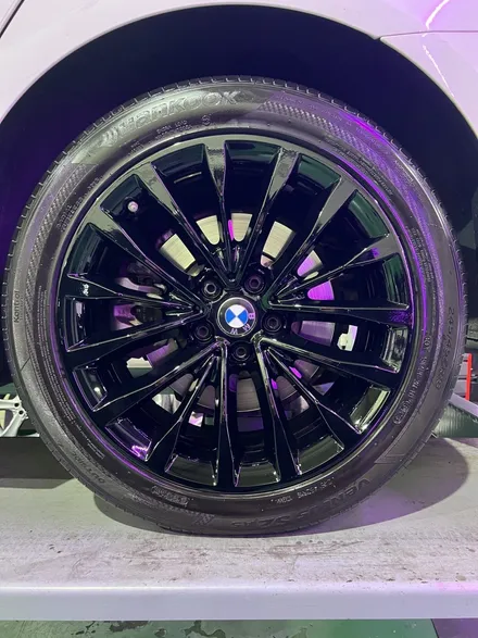 대구 휠복원 대구 휠도색 대구 자동차 휠수리 잘하는 곳 휠플레이 타이어 전문[BMW 5시리즈 순정 18인치 블랙유광 휠도색 작업입니다.] / 대구 서구 평리동