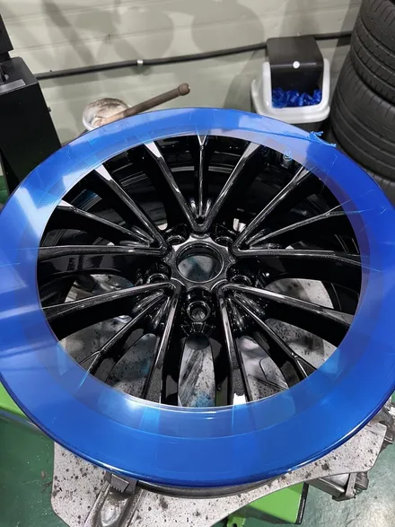 대구 휠복원 대구 휠도색 대구 휠수리 타이어 전문 휠플레이[BMW 5시리즈 순정 18인치 블랙펄유광 휠도색 작업입니다.] / 대구 서구 평리동