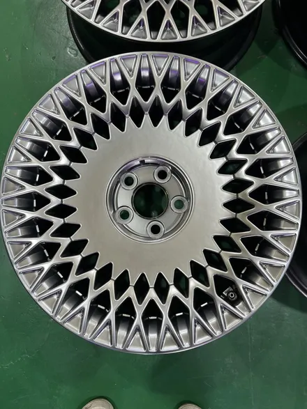 대구 휠복원 대구 휠도색 대구 휠수리 잘하는 곳 휠플레이 타이어 전문 [제네시스 G90 순정 19인치 휠복원 작업입니다.] / 대구 서구 평리동