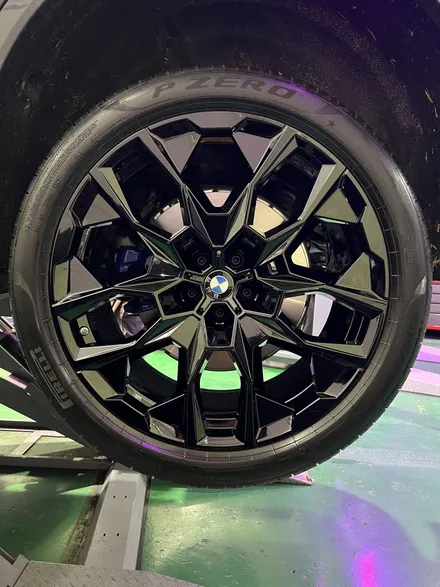대구 휠복원 대구 휠도색 대구 자동차 휠수리 잘하는 곳 휠플레이 타이어 전문[BMW X7 순정 22인치 블랙유광 휠도색 작업입니다.] / 대구 서구 평리동