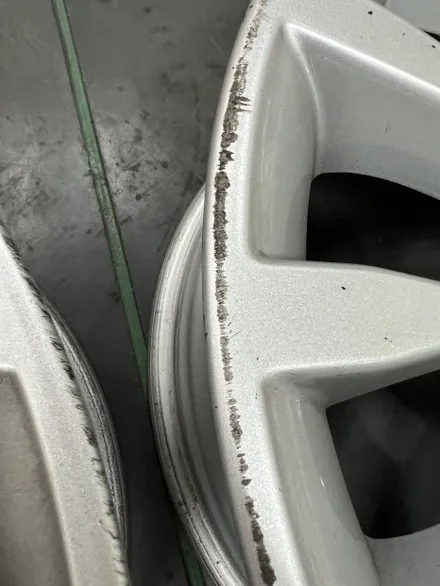 대구 휠복원 대구 휠도색 대구 자동차 휠수리 잘하는 곳 휠플레이 타이어 전문[BMW 5시리즈 순정 18인치 순정 휠복원 작업입니다.] / 대구 서구 평리동