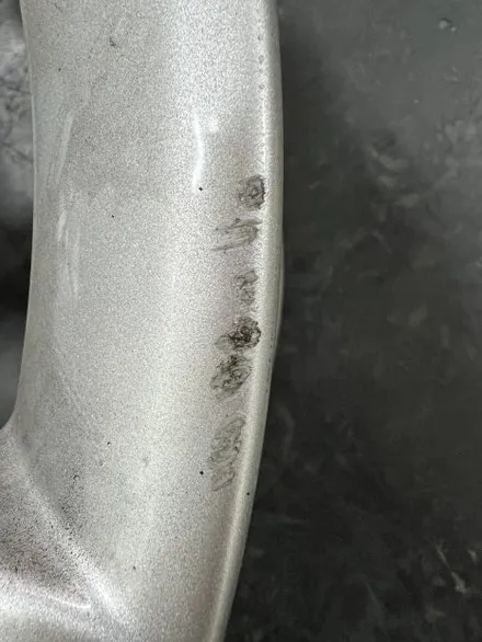 대구 휠복원 대구 휠도색 대구 자동차 휠수리 잘하는 곳 휠플레이 타이어 전문[BMW 2시리즈 액티브 투어러 순정 17인치 블랙펄유광 휠도색 작업입니다.] / 대구 서구 평리동
