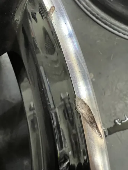 대구 휠복원 대구 휠도색 대구 자동차 휠수리 잘하는 곳 휠플레이 타이어 전문[BMW 320 투어링 순정 19인치 다이아몬드커팅 휠복원 작업입니다.] / 대구 서구 평리동