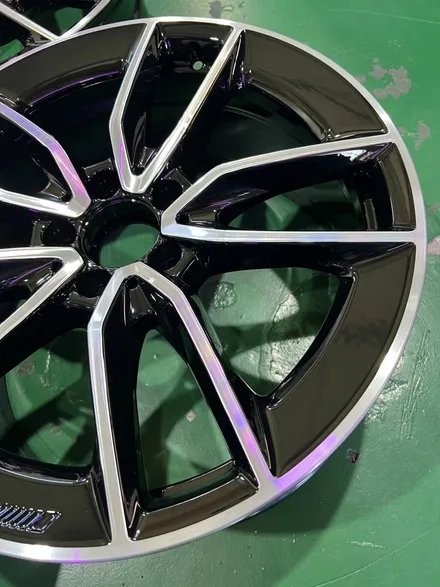 대구 휠복원 대구 휠도색 대구 자동차 휠수리 잘하는 곳 휠플레이 타이어 전문[벤츠 C43 AMG 순정 19인치 블랙커팅 커스텀 작업입니다.] / 대구 서구 평리동