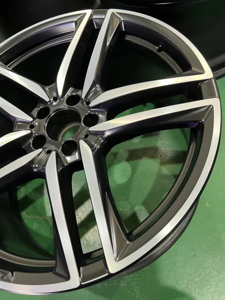 대구 휠복원 대구 휠도색 대구 휠수리 타이어 전문 휠플레이[벤츠 E63 AMG 순정 20인치 다이아몬드컷팅 휠복원 작업입니다.] / 대구 서구 평리동
