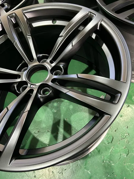 대구 휠복원 대구 휠도색 대구 자동차 휠수리 잘하는 곳 휠플레이 타이어 전문[BMW 4시리즈 순정 19인치 블랙반무광 매트블랙 휠도색 작업입니다.] / 대구 서구 평리동