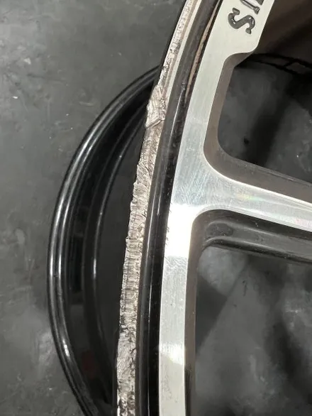 대구 휠복원 대구 휠도색 대구 휠수리 잘하는 곳 휠플레이 타이어 전문[벤츠 G바겐 BRABUS 23인치 다이아몬드 커팅 휠복원 작업입니다.] / 대구 서구 평리동