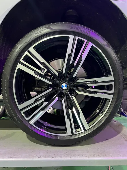 대구 휠복원 대구 휠도색 대구 자동차 휠수리 잘하는 곳 휠플레이 타이어 전문[BMW i7 순정 21인치 다이아몬드커팅 휠복원 작업입니다.] / 대구 서구 평리동