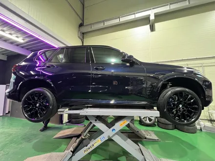 대구 휠복원 대구 휠도색 대구 자동차 휠수리 잘하는 곳 휠플레이 타이어 전문[BMW X5 순정 21인치 블랙펄유광 휠도색 작업입니다.] 대구 휠복원 성지 / 대구 서구 평리동