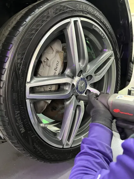 대구 휠복원 대구 휠도색 대구 휠수리 피렐리타이어 전문 휠플레이[벤츠 E350 AMG 순정 19인치 다이아몬드컷팅 휠복원 작업입니다.] / 대구 서구 평리동
