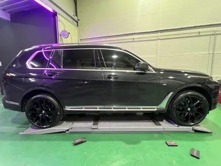 대구 휠복원 대구 휠도색 대구 자동차 휠수리 잘하는 곳 휠플레이 타이어 전문[BMW X7 순정 22인치 블랙유광 휠도색 작업입니다.] / 대구 서구 평리동