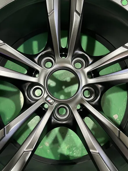 대구 휠복원 대구 휠도색 대구 자동차 휠수리 잘하는 곳 휠플레이 타이어 전문[BMW 4시리즈 순정 19인치 블랙반무광 매트블랙 휠도색 작업입니다.] / 대구 서구 평리동