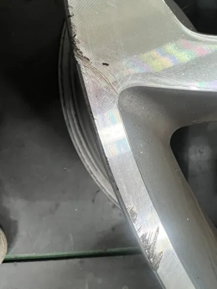 대구 휠복원 대구 휠도색 대구 자동차 휠수리 잘하는 곳 휠플레이 타이어 전문[레인지로버 스포츠 순정 21인치 다이아몬드커팅 휠복원 작업입니다.] / 대구 서구 평리동