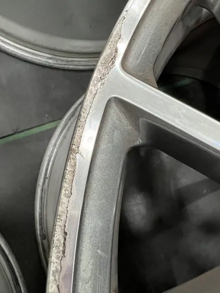 대구 휠복원 대구 휠도색 대구 자동차 휠수리 잘하는 곳 휠플레이 타이어 전문[벤츠 AMG GT43 순정 20인치 블랙펄유광 휠도색 작업입니다.] / 대구 서구 평리동