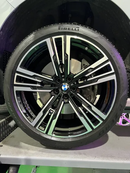 대구 휠복원 대구 휠도색 대구 자동차 휠수리 잘하는 곳 휠플레이 타이어 전문[BMW i7 순정 21인치 다이아몬드커팅 휠복원 작업입니다.] / 대구 서구 평리동