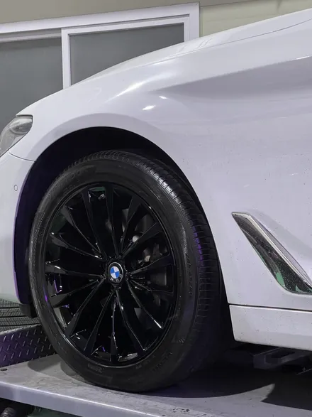 대구 휠복원 대구 휠도색 대구 자동차 휠수리 잘하는 곳 휠플레이 타이어 전문[BMW 5시리즈 순정 18인치 블랙유광 휠도색 작업입니다.] / 대구 서구 평리동
