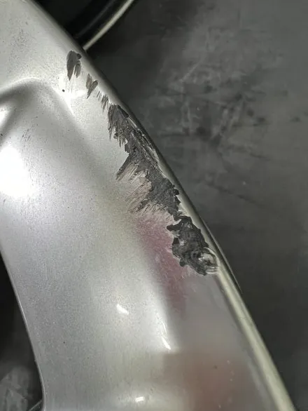 대구 휠복원 대구 휠도색 대구 자동차 휠수리 잘하는 곳 휠플레이 타이어 전문 [기아 쏘렌토 MQ4 순정 20인치 블랙펄유광 휠도색 작업입니다.] / 대구 서구 평리동