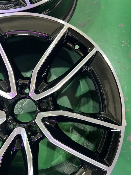 대구 휠복원 대구 휠도색 대구 자동차 휠수리 잘하는 곳 휠플레이 타이어 전문[벤츠 C43 AMG 순정 19인치 블랙커팅 커스텀 작업입니다.] / 대구 서구 평리동