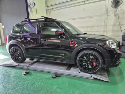대구 휠복원 대구 휠도색 전문 휠플레이[BMW 미니쿠퍼 컨트리맨 순정 19인치 블랙유광 휠도색 작업입니다.] / 대구 서구 평리동