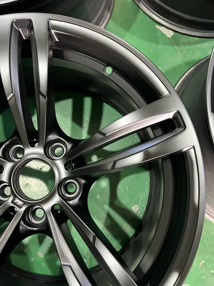 대구 휠복원 대구 휠도색 대구 자동차 휠수리 잘하는 곳 휠플레이 타이어 전문[BMW 4시리즈 순정 19인치 블랙반무광 매트블랙 휠도색 작업입니다.] / 대구 서구 평리동