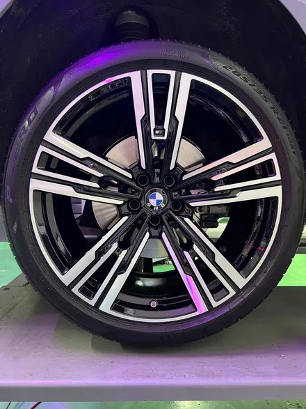 대구 휠복원 대구 휠도색 대구 자동차 휠수리 잘하는 곳 휠플레이 타이어 전문[BMW i7 순정 21인치 다이아몬드커팅 휠복원 작업입니다.] / 대구 서구 평리동
