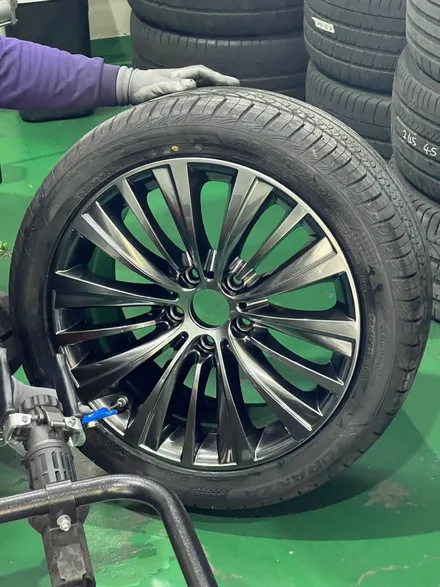대구 휠복원 대구 휠도색 대구 휠수리 타이어 전문 휠플레이[BMW 5 GT 순정 19인치 고스트크롬 휠도색 작업입니다.] / 대구 서구 평리동