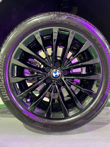 대구 휠복원 대구 휠도색 대구 휠수리 타이어 전문 휠플레이[BMW 5시리즈 순정 18인치 블랙펄유광 휠도색 작업입니다.] / 대구 서구 평리동