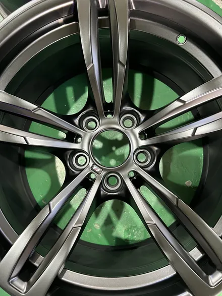 대구 휠복원 대구 휠도색 대구 자동차 휠수리 잘하는 곳 휠플레이 타이어 전문[BMW 4시리즈 순정 19인치 블랙반무광 매트블랙 휠도색 작업입니다.] / 대구 서구 평리동