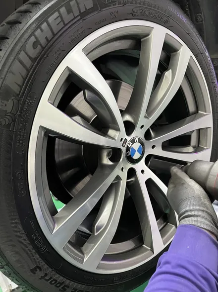 대구 휠복원 대구 휠도색 대구 휠수리 타이어 전문 휠플레이[BMW X5 순정 20인치 다이아몬드컷팅 휠복원 작업입니다.] / 대구 서구 평리동