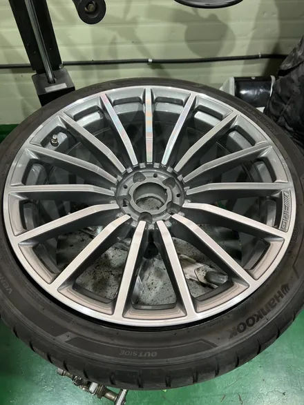 대구 휠복원 대구 휠도색 대구 휠수리 피렐리타이어 전문 휠플레이[벤츠 amg gt43 순정 20인치 다이아몬드컷팅 휠복원 작업입니다.] / 대구 서구 평리동