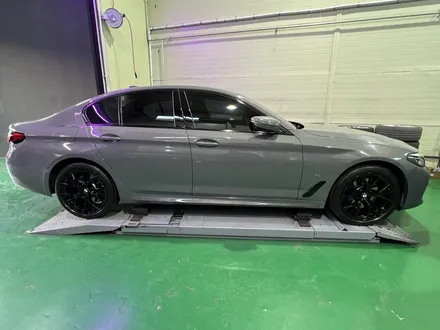 대구 휠복원 대구 휠도색 대구 자동차 휠수리 잘하는 곳 휠플레이 타이어 전문[BMW 5시리즈 순정 19인치 블랙펄유광 휠도색 작업입니다.] / 대구 서구 평리동