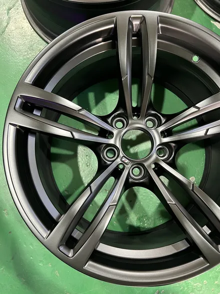 대구 휠복원 대구 휠도색 대구 자동차 휠수리 잘하는 곳 휠플레이 타이어 전문[BMW 4시리즈 순정 19인치 블랙반무광 매트블랙 휠도색 작업입니다.] / 대구 서구 평리동