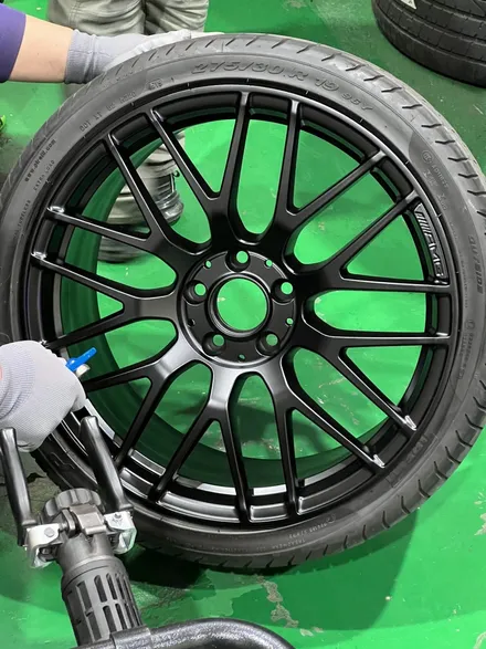 대구 휠복원 대구 휠도색 대구 휠수리 타이어 전문 휠플레이[벤츠 C63 AMG 순정 19인치 블랙반무광 휠도색 작업입니다.] / 대구 서구 평리동