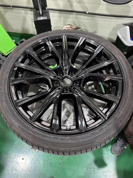 대구 휠복원 대구 휠도색 대구 휠수리 타이어 전문 휠플레이[BMW 7시리즈 순정 20인치 블랙펄유광 휠도색 작업입니다.] / 대구 서구 평리동