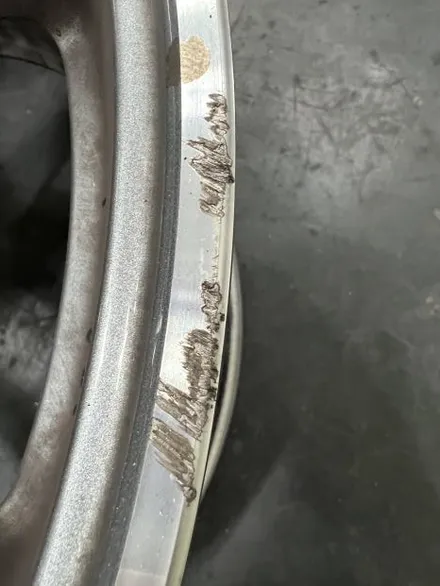대구 휠복원 대구 휠도색 대구 자동차 휠수리 잘하는 곳 휠플레이 타이어 전문[벤츠 S 클래스 순정 20인치 다이아몬드커팅 휠복원 작업입니다.] / 대구 서구 평리동