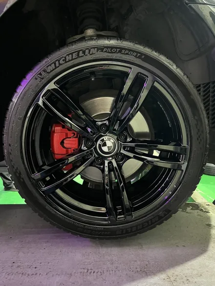 대구 휠복원 대구 휠도색 대구 자동차 휠수리 잘하는 곳 휠플레이 타이어 전문[BMW 3시리즈 순정 19인치 블랙유광 휠도색 작업입니다.] / 대구 서구 평리동