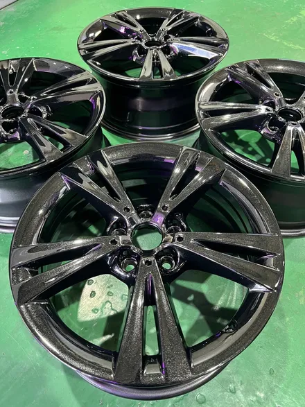 대구 휠복원 대구 휠도색 대구 자동차 휠수리 잘하는 곳 휠플레이 타이어 전문[BMW 2시리즈 액티브 투어러 순정 17인치 블랙펄유광 휠도색 작업입니다.] / 대구 서구 평리동