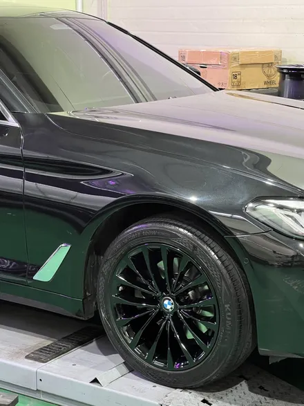 대구 휠복원 대구 휠도색 대구 자동차 휠수리 잘하는 곳 휠플레이 타이어 전문[BMW 5시리즈 순정 18인치 블랙유광 휠도색 작업입니다.] / 대구 서구 평리동